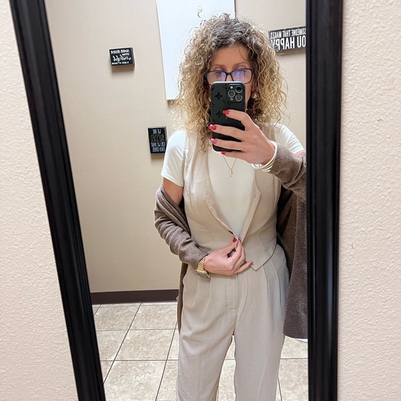 SHEIN vest and slack set, light khaki color. Women’s size small, US 4 - Picture 9 of 9